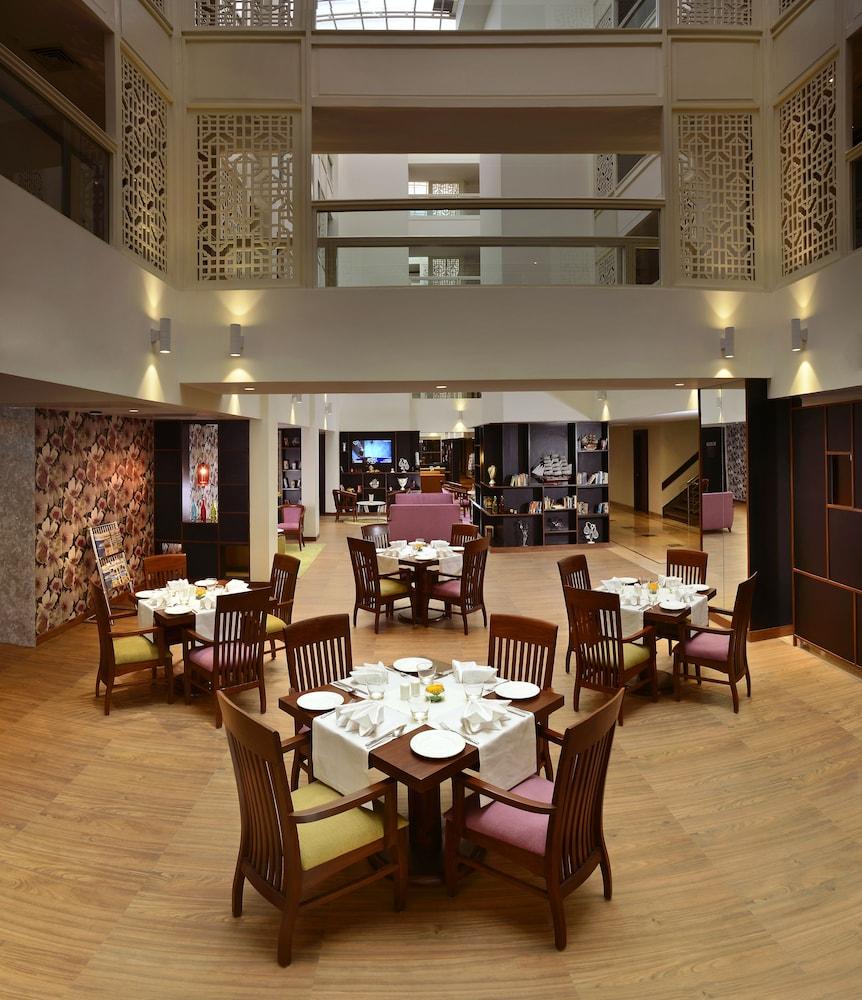 Deventure Sarovar Portico Kapashera, New Delhi Exterior foto