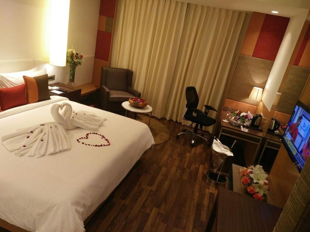Deventure Sarovar Portico Kapashera, New Delhi Exterior foto