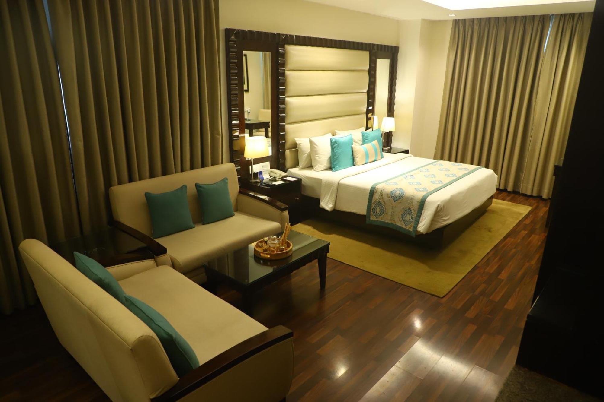 Deventure Sarovar Portico Kapashera, New Delhi Exterior foto